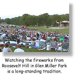 Crowd prepares to watch July 4th Fireworks from Roosevelt Hill in Glen Miller Park.
