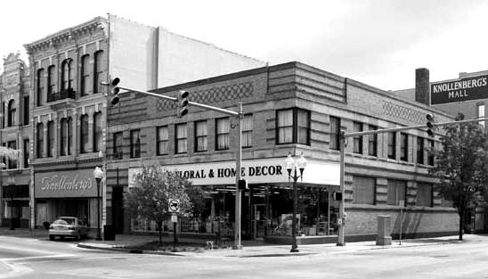 Photo: Art Deco Bullding at 801 East Main Street, Richmond, Indiana