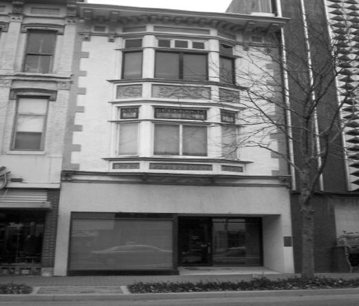 Black and White Photo: Italianate Buliding at 726 East Main Street, Richmond, Indiana