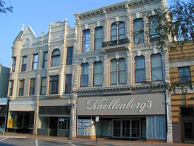 Photo: Front Facade, Knollenberg's Building