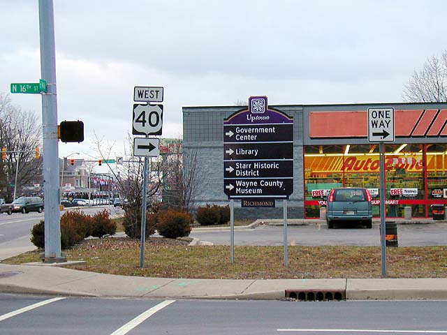 Photo: Large Sign at 16th & East Main, Richmond, IN