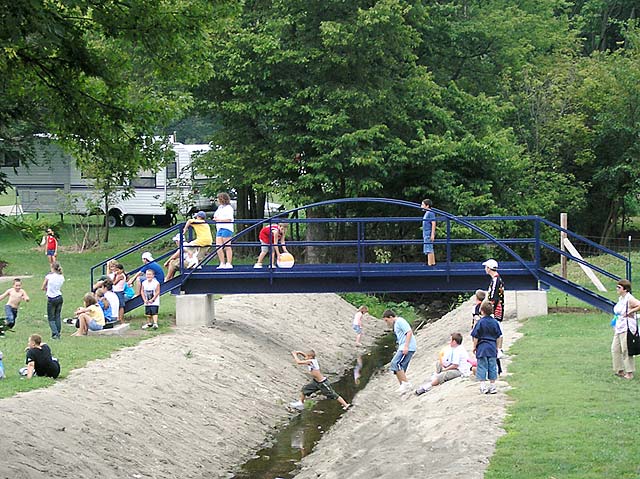 Photo: Children Play on Bridge in Maplewood Park